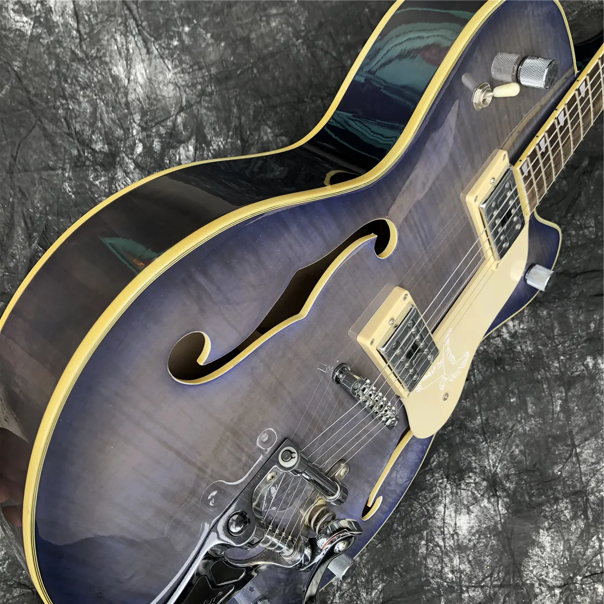 Новинка 2021 гитара из древесины синего пламени и клена G5 Jazz с F-отверстиями мост