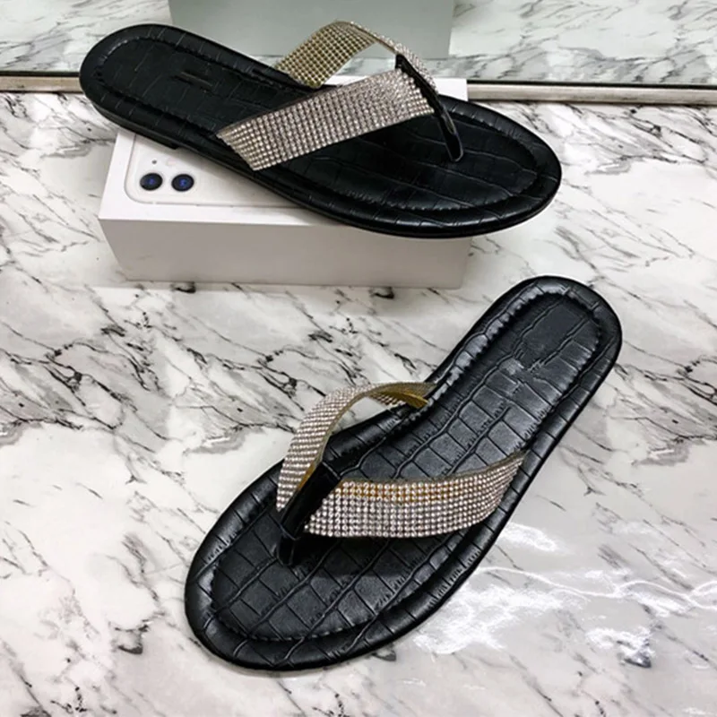 

New Woman Pu Leather Clip Toe Slippers Women Beach Sandals Female Slip On Glitter Flip Flops Ladies Fashion Flat New Summer