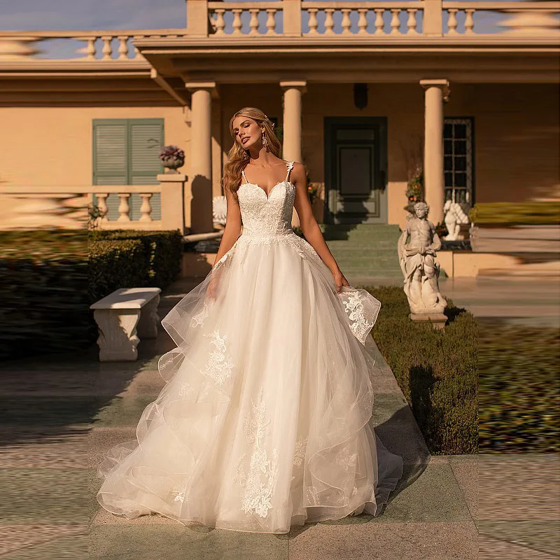 

Affordable Charming Lace Backless Wedding Gowns for Bride Plunge V Neckline with Straps Bridal Wedding Dresses Applique Ruffles