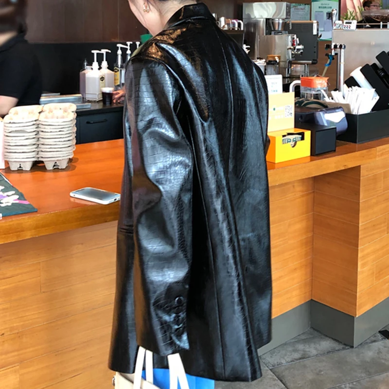 

[EAM] Blakc PU Leather Big Size Women Blazer New Lapel Long Sleeve Loose Fit Jacket Fashion Tide Spring Autumn 2021 1DD6463