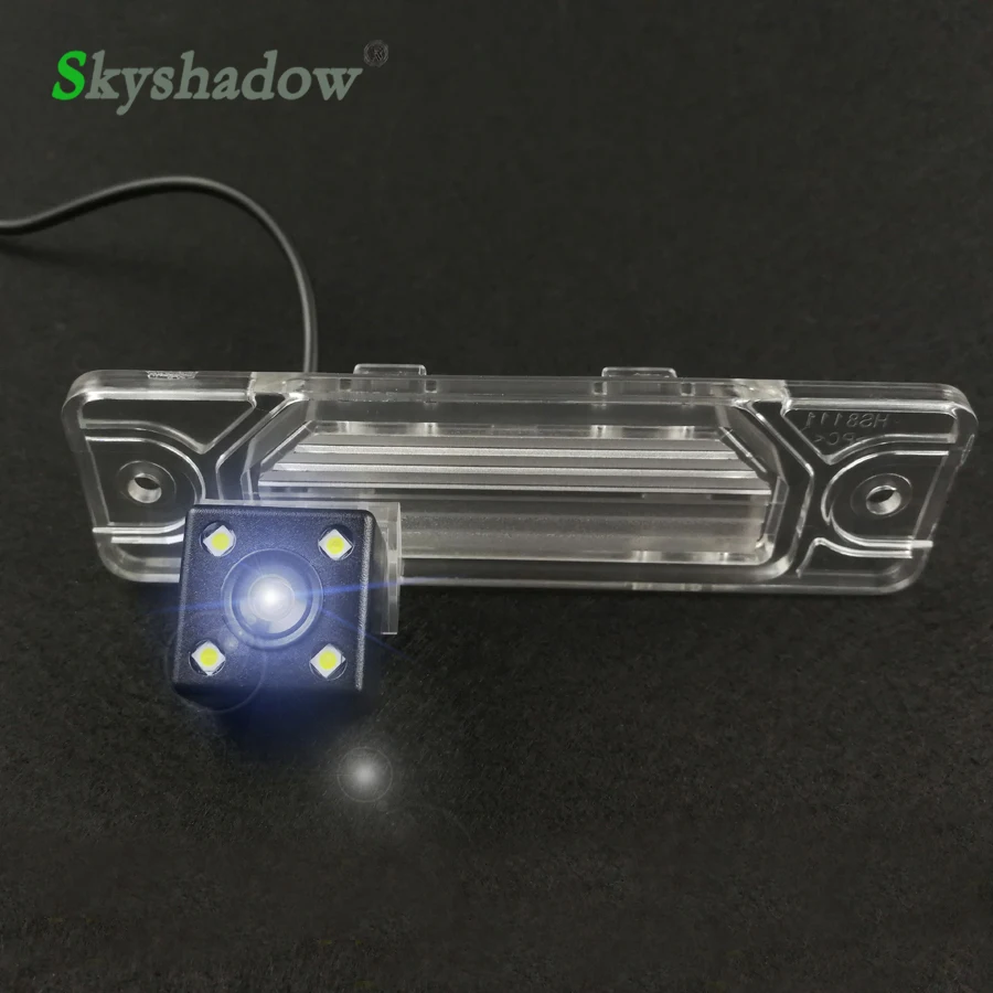 Автомобильная CCD камера заднего вида с ночным видением и 4 светодиодами