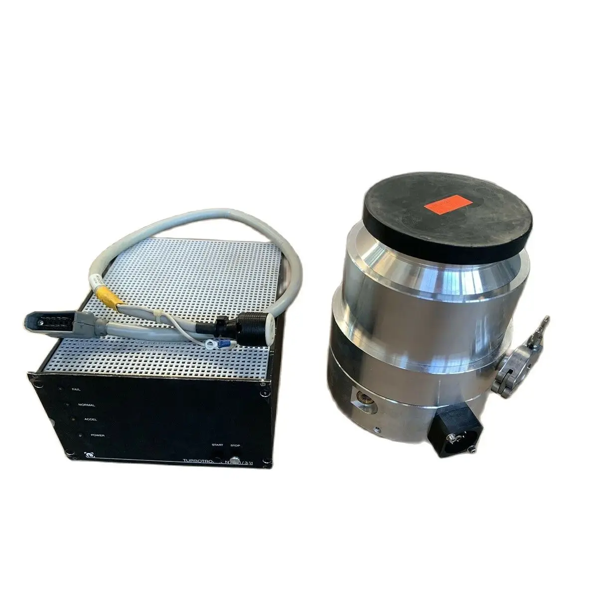 

Контроллер Leybold Turbovac 361 + Leybold TURBOTRON1K NT 151/361, б/у