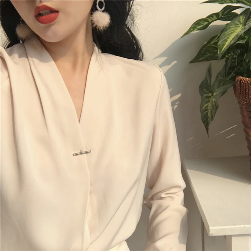 Женский укороченный Топ с длинным рукавом и V-образным вырезом |