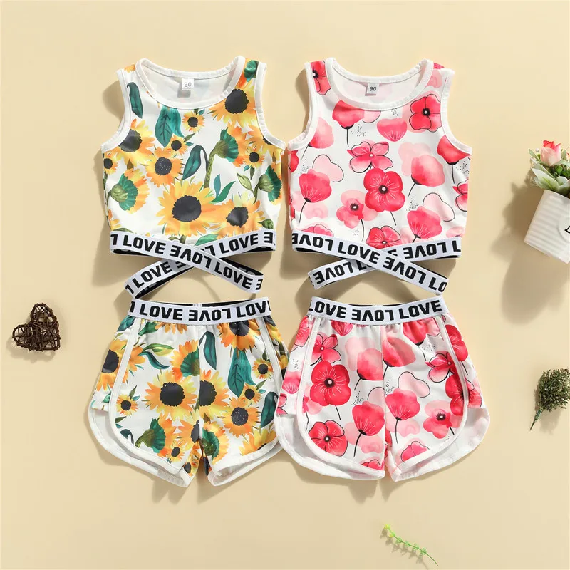 

Летний комплект из 2 предметов для малышей, топ с цветочным принтом и круглым вырезом, с перекрестным вырезом + Шорты, модный комплект для дев...