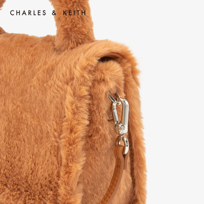 CHARLES＆KEITH Новинка 2020CK2-50781020Женская Cумка на плечо с Откидной крышкой Плюшевый верх