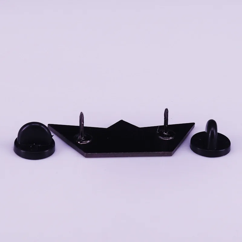 

P4989 Dongmanli Retro Television Hard Enamel Pins Brooch Women Lapel Backpack Bags Badge Horror Movie Jewelry Gifts