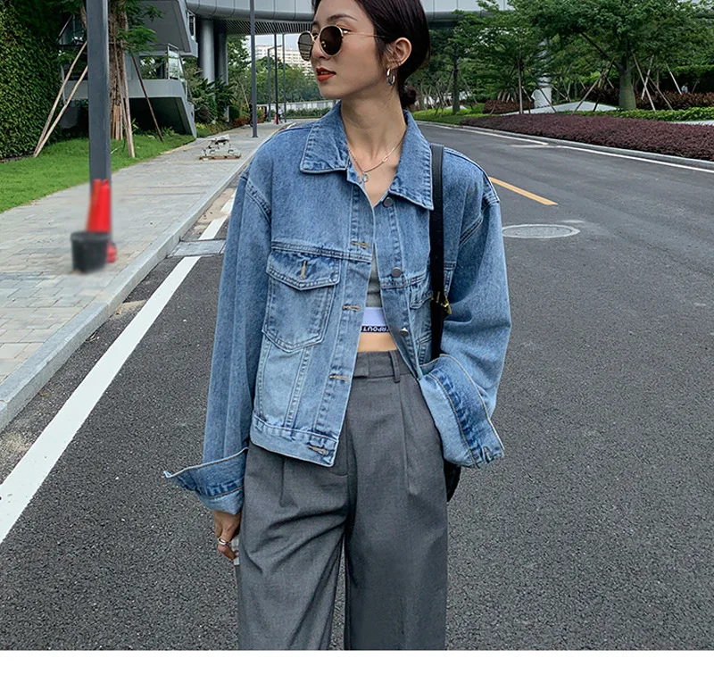 

Women Jean coat Loose Jacket Vintage Turndown Collar Big Pocket Denim Jacket Overcoat Casual Female Biker Short Outerwear