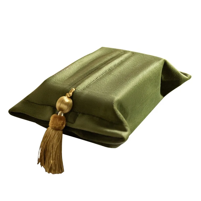 

Бархатная коробка для салфеток Мужественная пчела