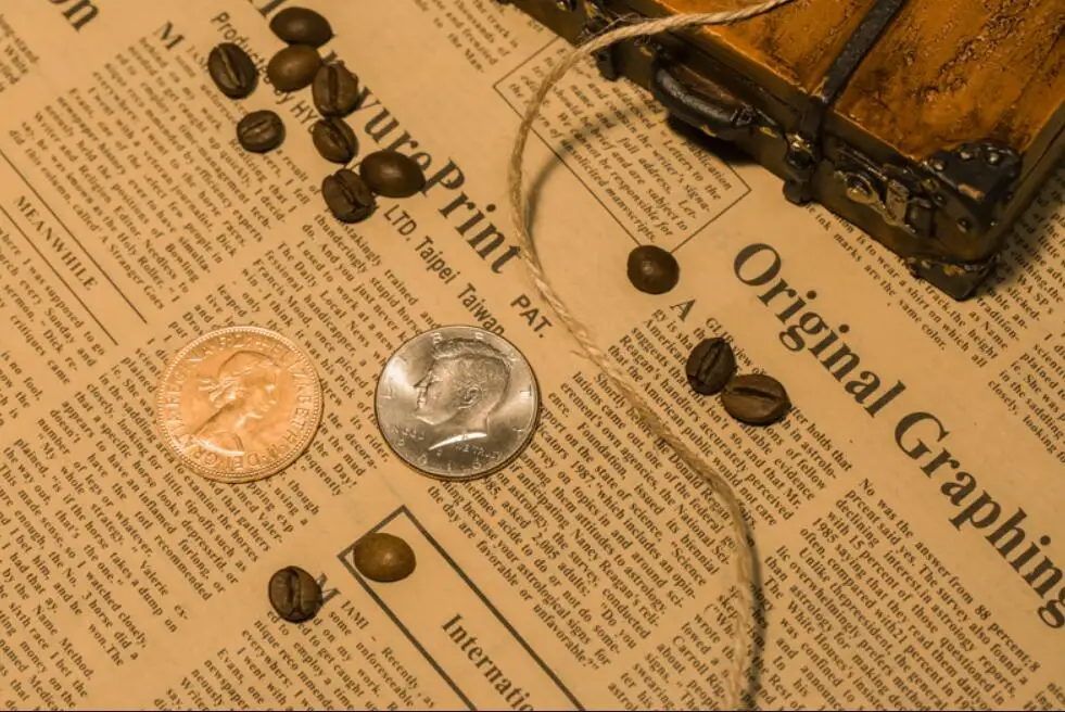 

Artisan Coin Hopping Half Morgan Dollar - Magic Tricks