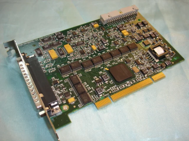 Для 90% Новый американский натуральная NI PCI 6230 Связь сбора данных DAQ карты пятно