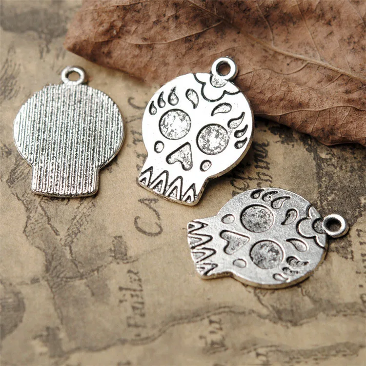 

High Quality 20 Pieces/Lot 22mm*16mm Antique Silver Plated Skull Face Hallowmas Charms