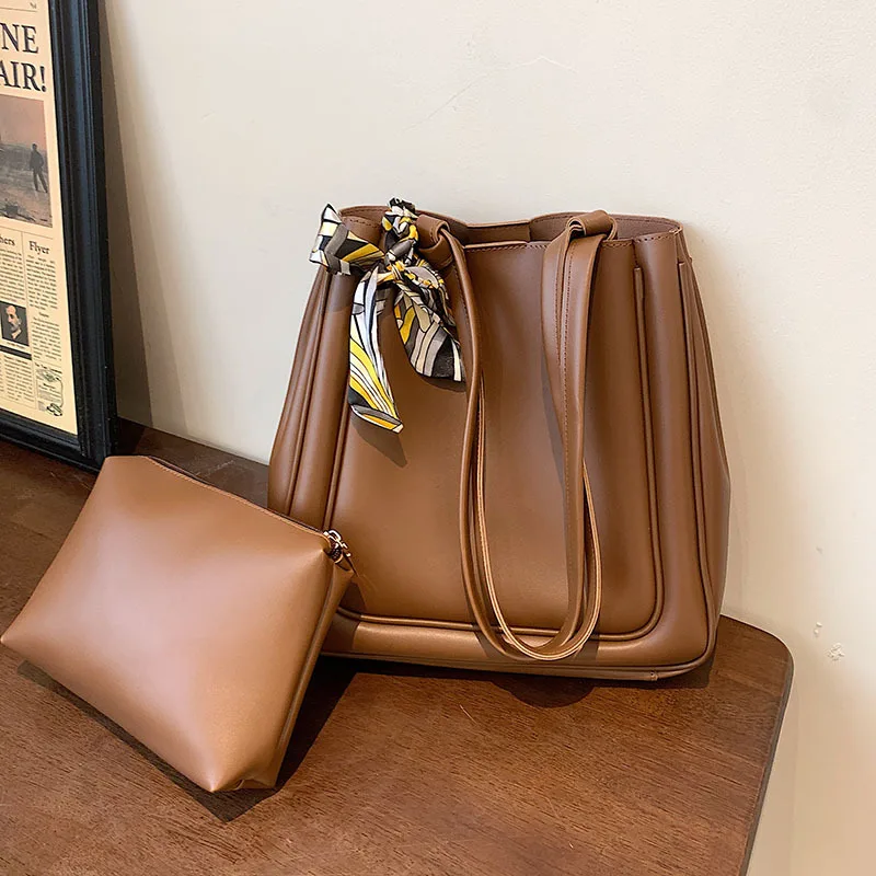 

High-quality Women's Large Capacity ShoulderBag2021New Women's Bag, Shoulder Bag, Commuter Bag, Large Bag, Retro Tote Bucket Bag