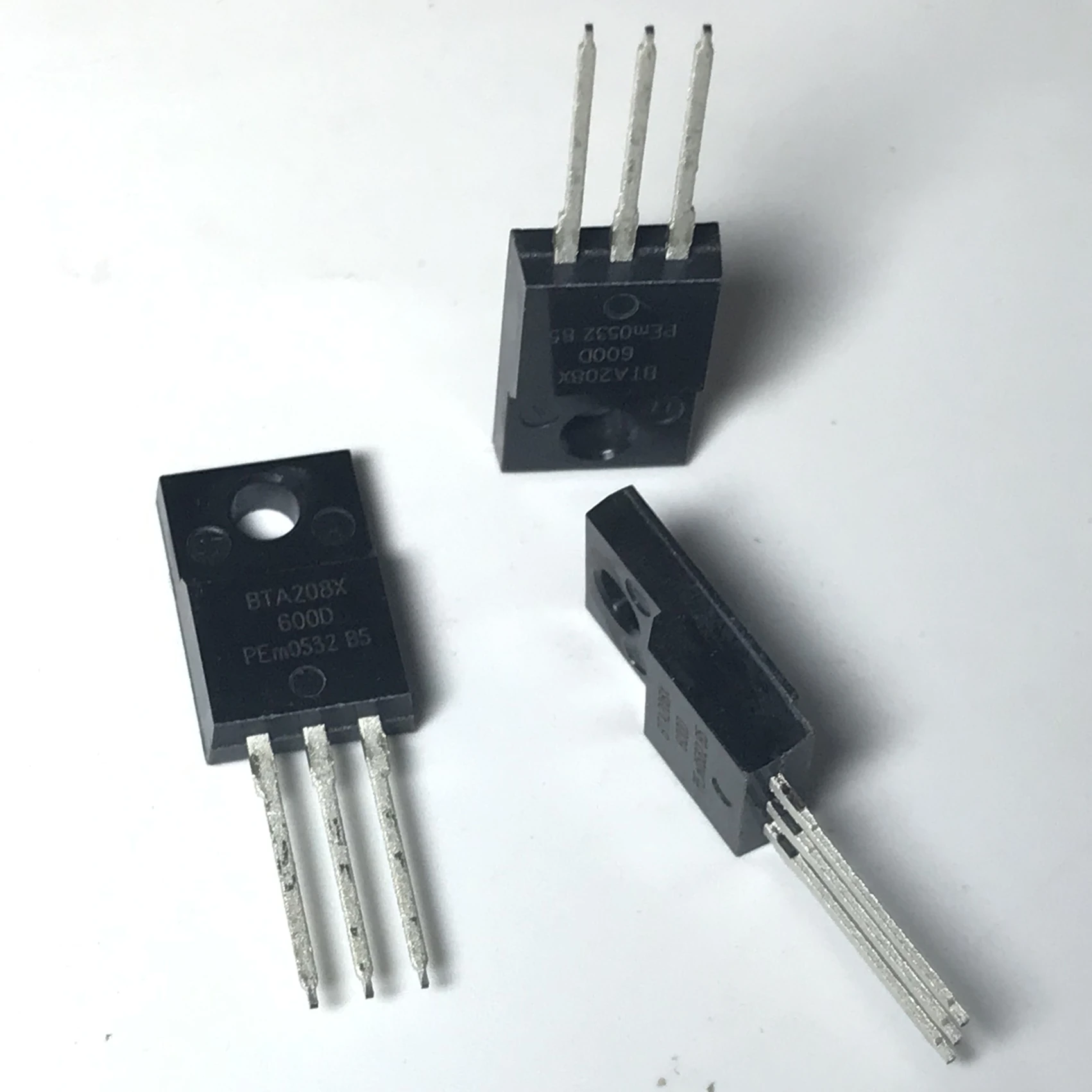 10 шт./лот BTA208X-600D BTA208X-600 BTA208X600D 8A 600V TO-220F