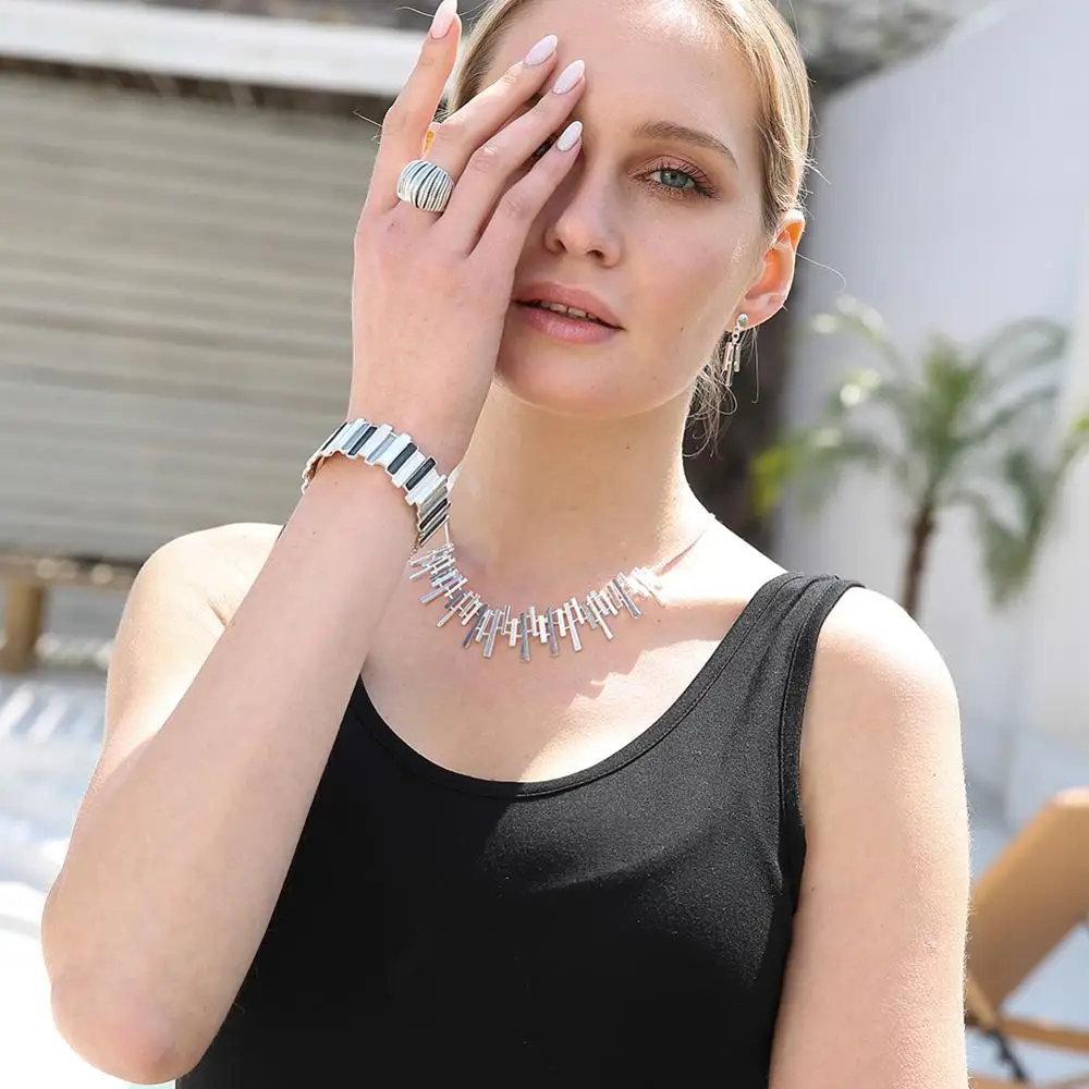 Женское Ожерелье с эмалью комплект из колье подвеской геометрической формы лето