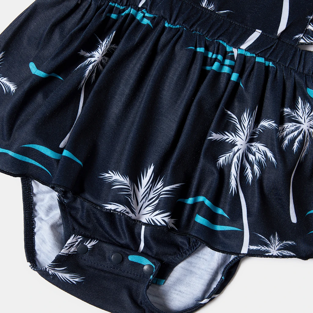 

PatPat 2021 New Mosaic Family Matching Cotton Sets(Coconut Tree Splice Stripe Tank Dresses - Stripe Tops - Rompers)