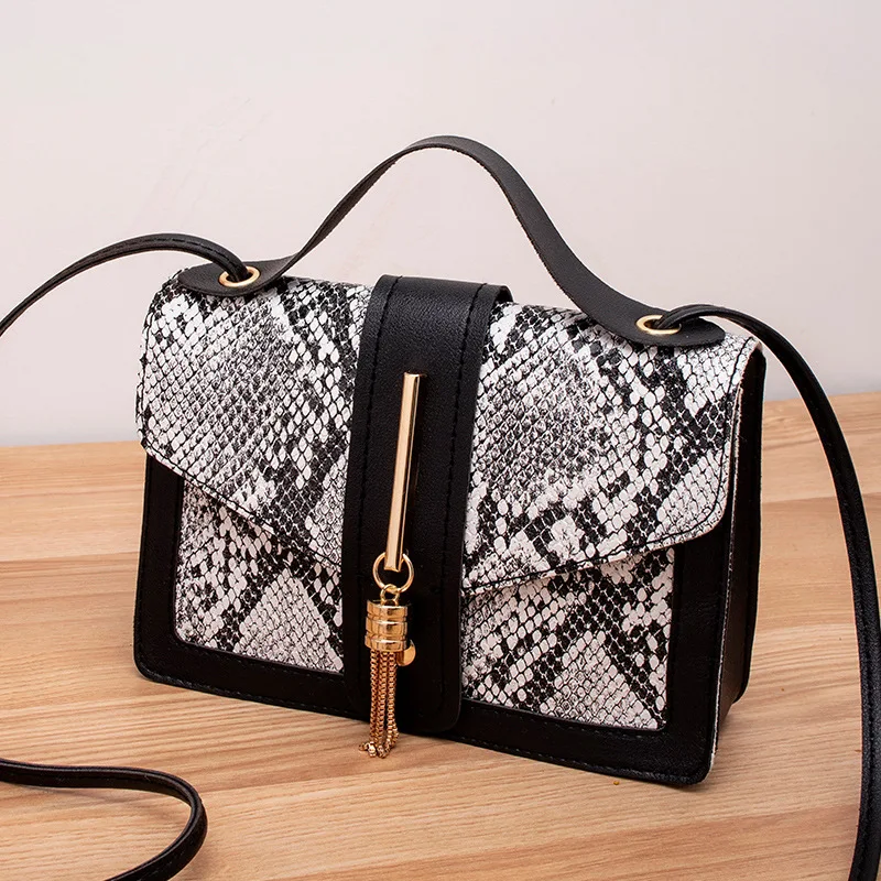 

New personality trend snake pattern cross - slung single shoulder bag fashion fringed bag small bag