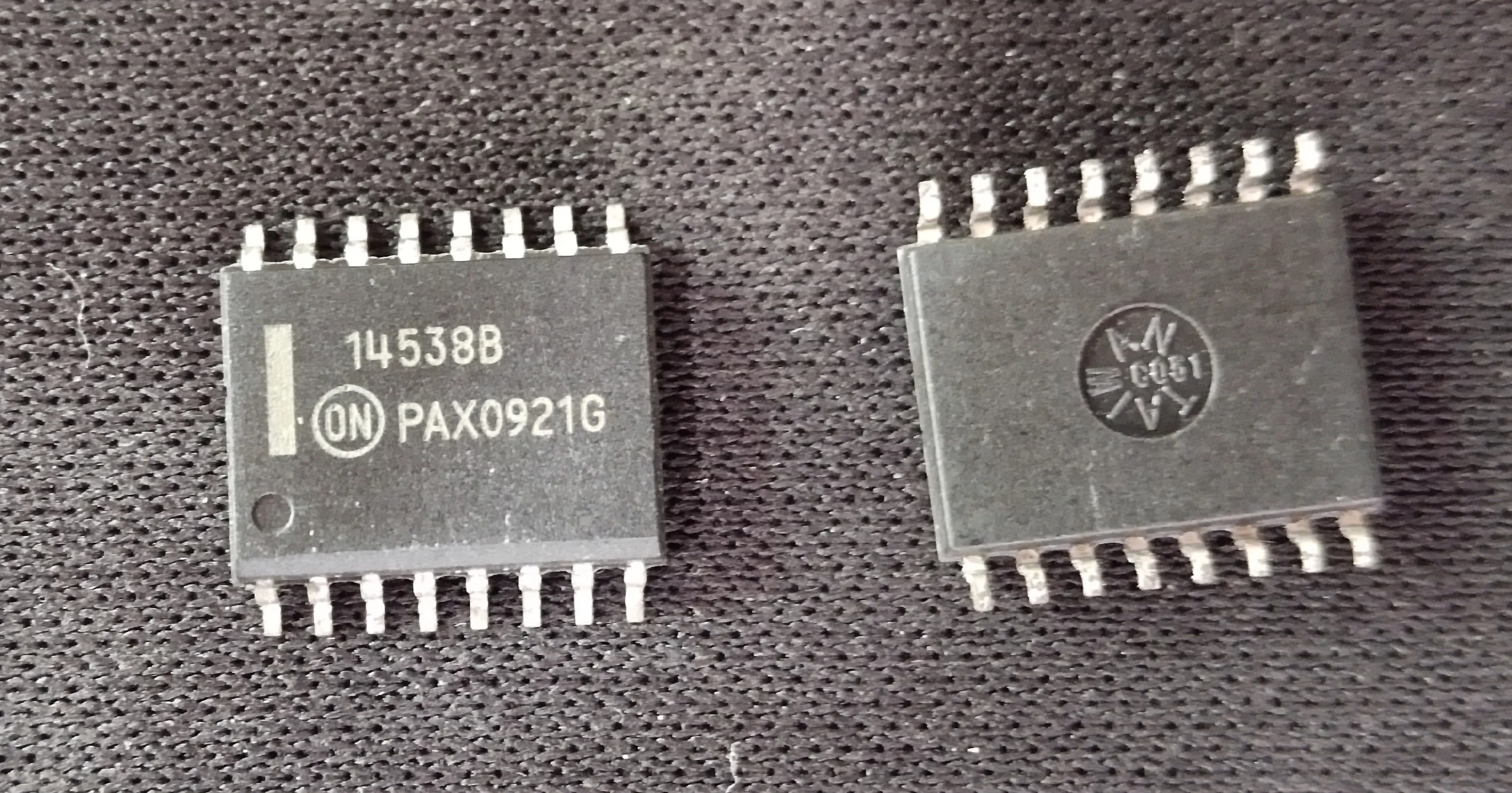 

MC14538BDW INTEGRATED CIRCUIT