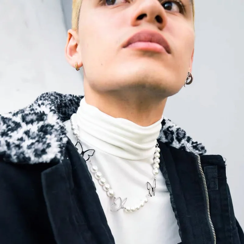 

2021 New Female Pearl Necklace Simple Hollow Butterfly Clavicle Short Temperament Fashionable Necklace Chains