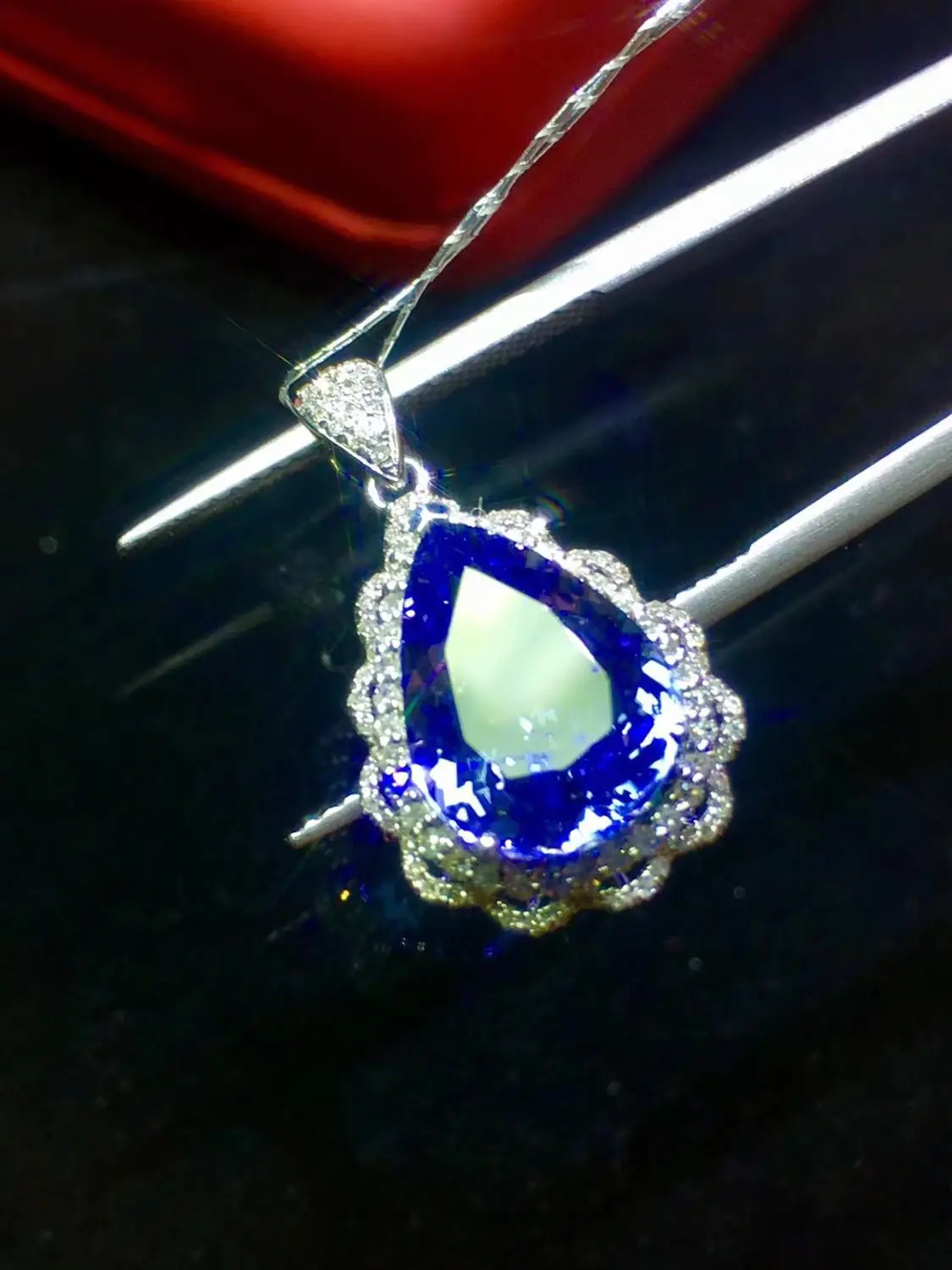 Изысканное ювелирное изделие оригинал 18 К белое золото 100% натуральный синий