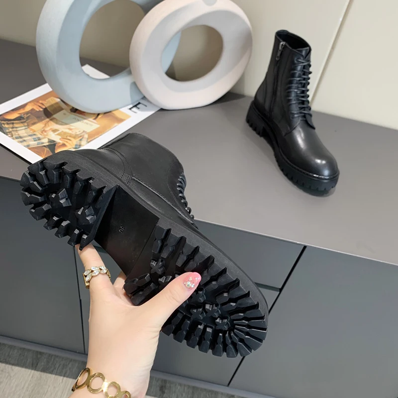 

Autumn 2021 new leather short boots increased thick soled Martin motorcycle boots round head side zipper black women's shoes