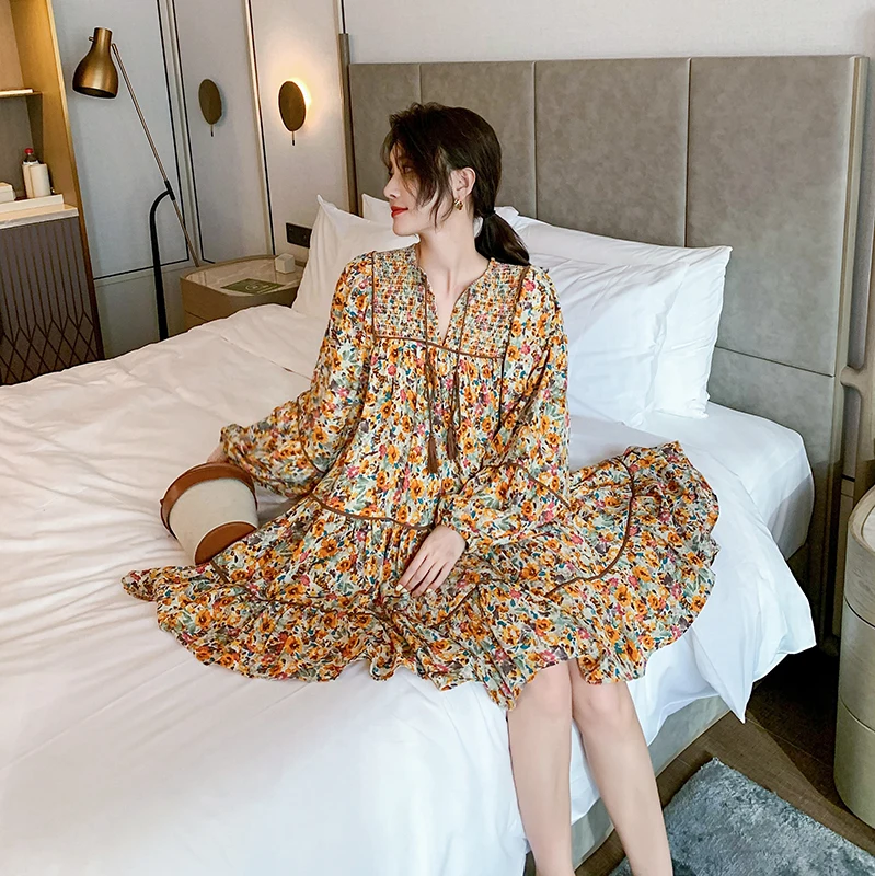 

Make French retro floral dress female easy temperament show thin dust characteristics of short skirts autumn new fund