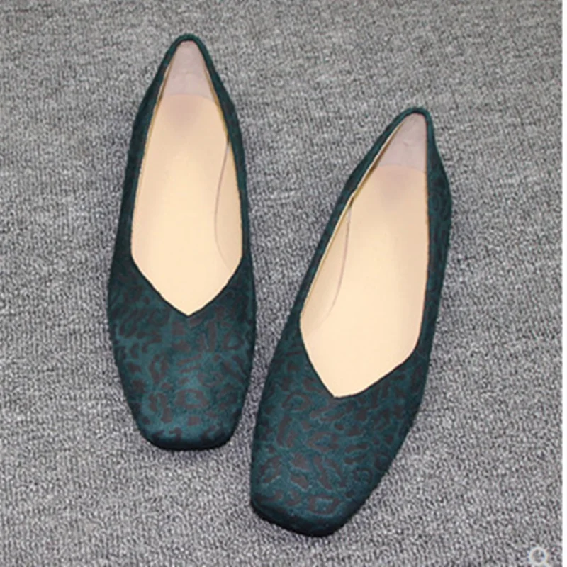 Новинка осень 2018 г. увеличивающие рост обувь для женщин Туфли лодочки на низком