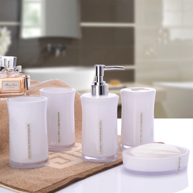 

Acrylic Bath Series Bathroom Set Accessory Eco-friendly Square And Round Crystal Diamond Soap Dish Cups Lotion Bottle