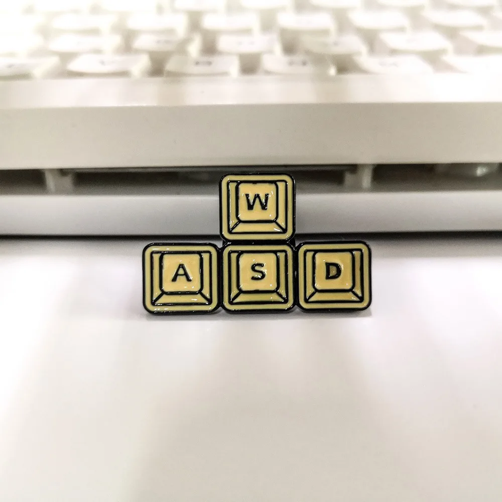 Металлическая эмалированная брошь WASD для компьютерной клавиатуры модный значок