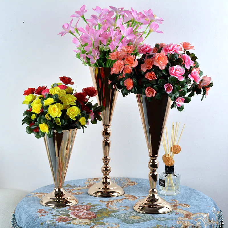 

Metal Candle Holders Flowers Vase Candlestick Road Lead Candelabra Centerpieces Wedding porps Christmas decoration