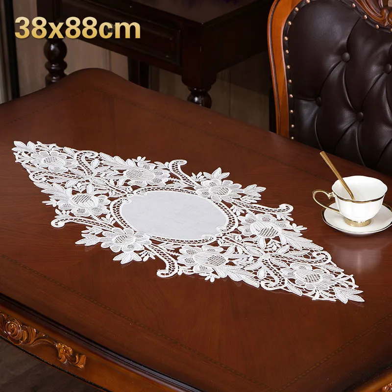 

British Style Simple Fashion White Table Runner Flag Pad Hotel Home Table Water Soluble Embroidery Tablecloth Coaster Decoration