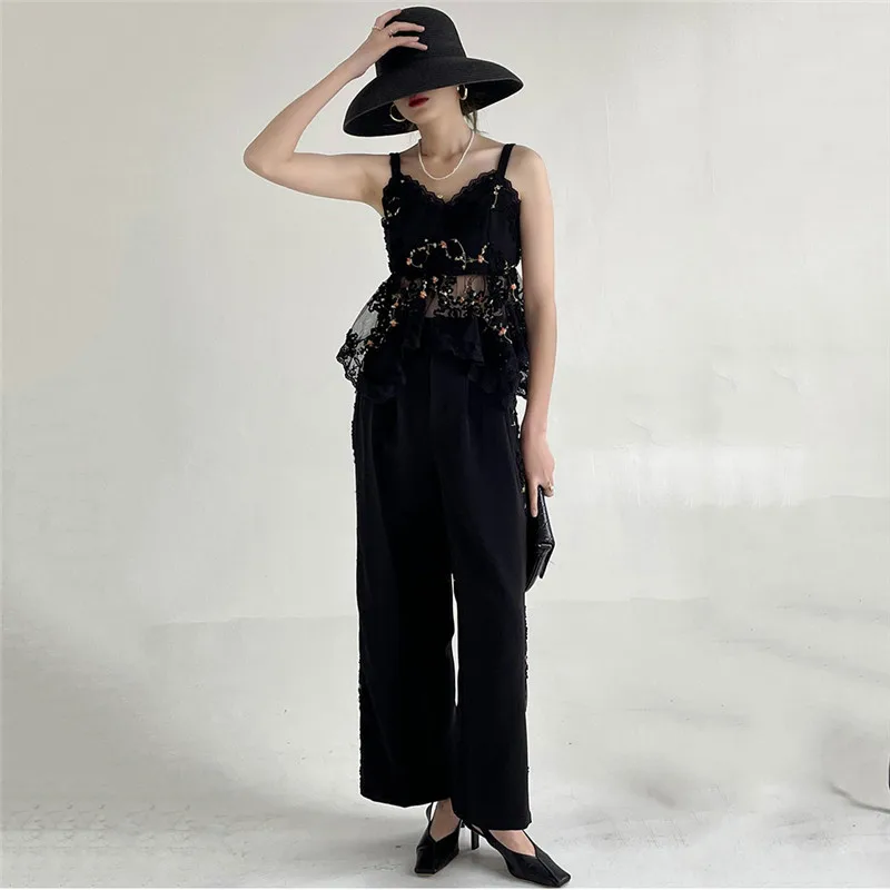 2021new floral women's camisole V-neck hollow out all-match thin tube top vest, summer carved embroidered thin lace camisole top