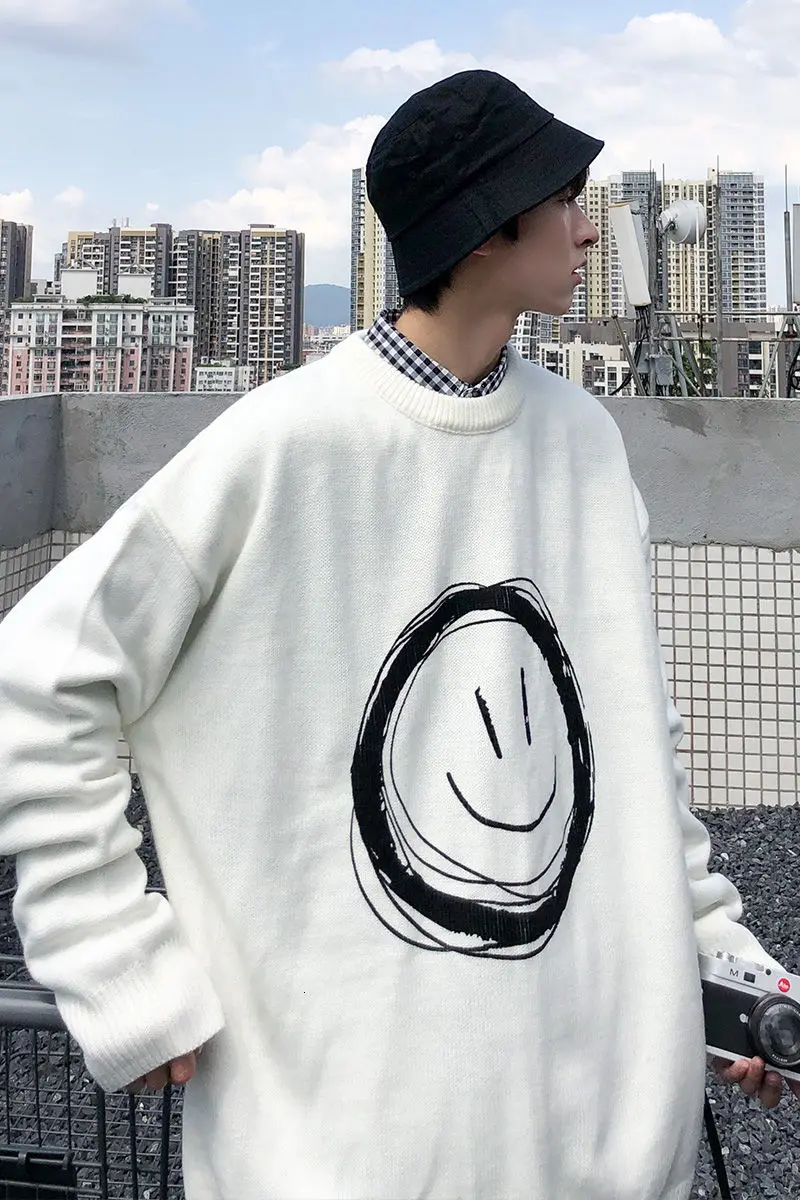 

2020 Spring And Autumn New Youth Fashion Men's Loose Personality Smiley Print Sweater Fashion Casual Round Neck Pullover
