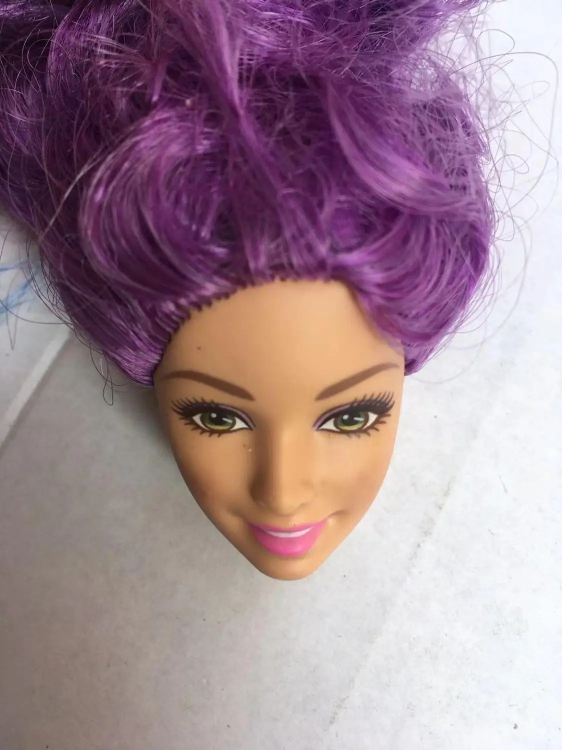 Голова куклы с общественным лицом цветные волосы Хороший макияж голова игрушки