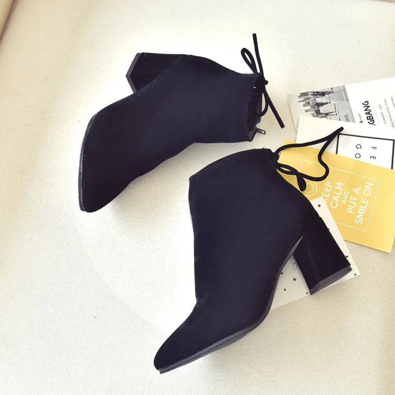 Однотонные лаконичные женские ботинки для отдыха Короткие Модные Винтажные на