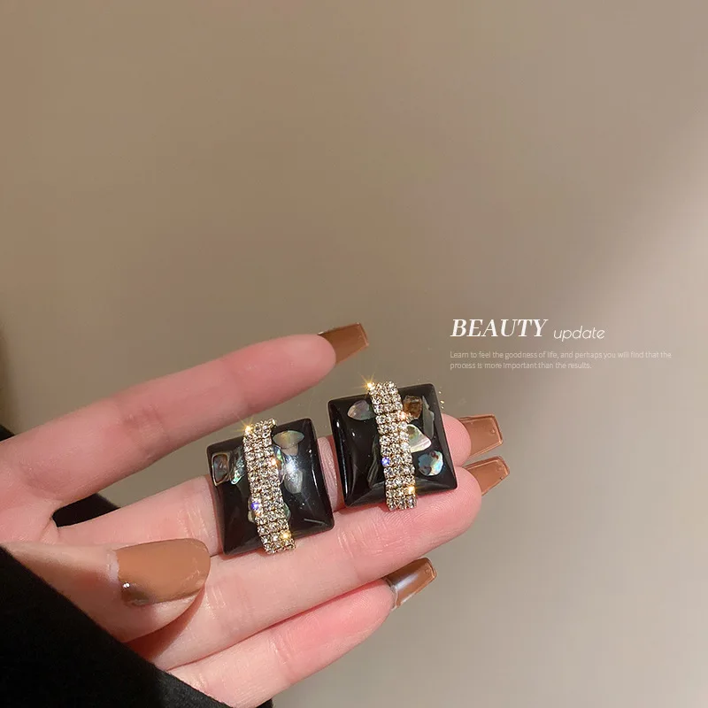 

Женские серьги-гвоздики из серебра 925 пробы, с квадратными стразами