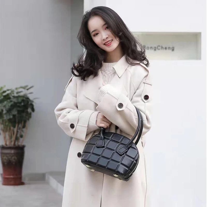 Шикарная клетчатая тисненая женская сумка модная маленькая сумочка от