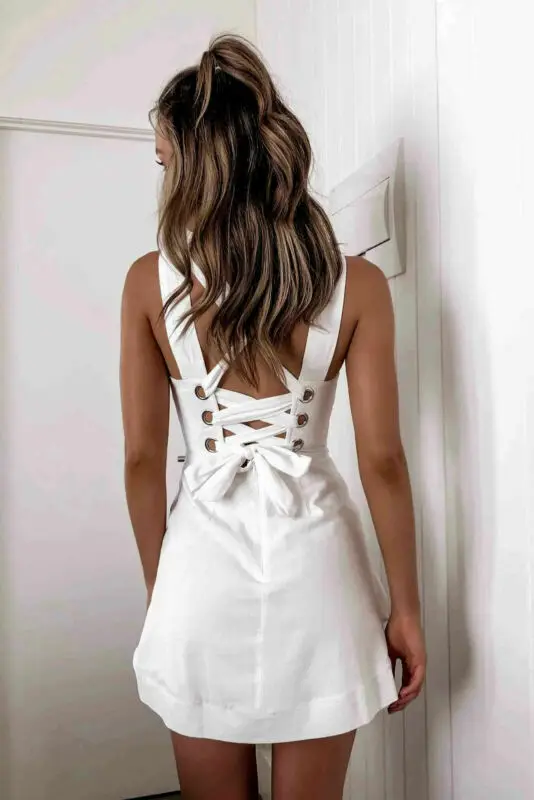 Пляжное мини-платье с открытой спиной в стиле бохо без рукавов праздничный