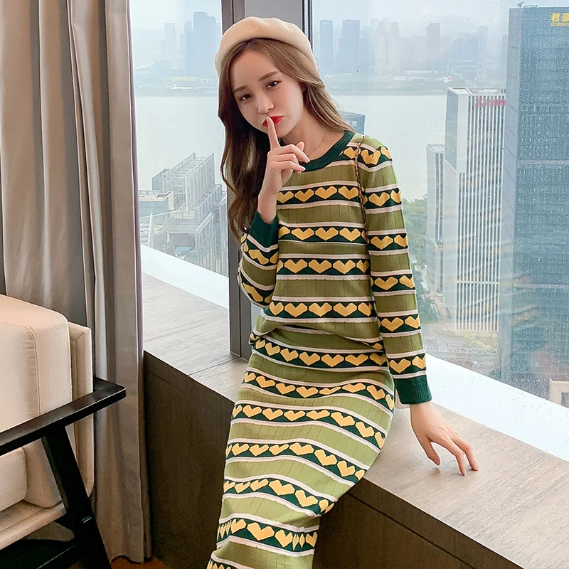Winter Postpartum Women Knitting Two-piece Lactation Set Stripe Love Patterns Nursing Sweater+Pencil Skirt Breastfeeding Twinset |