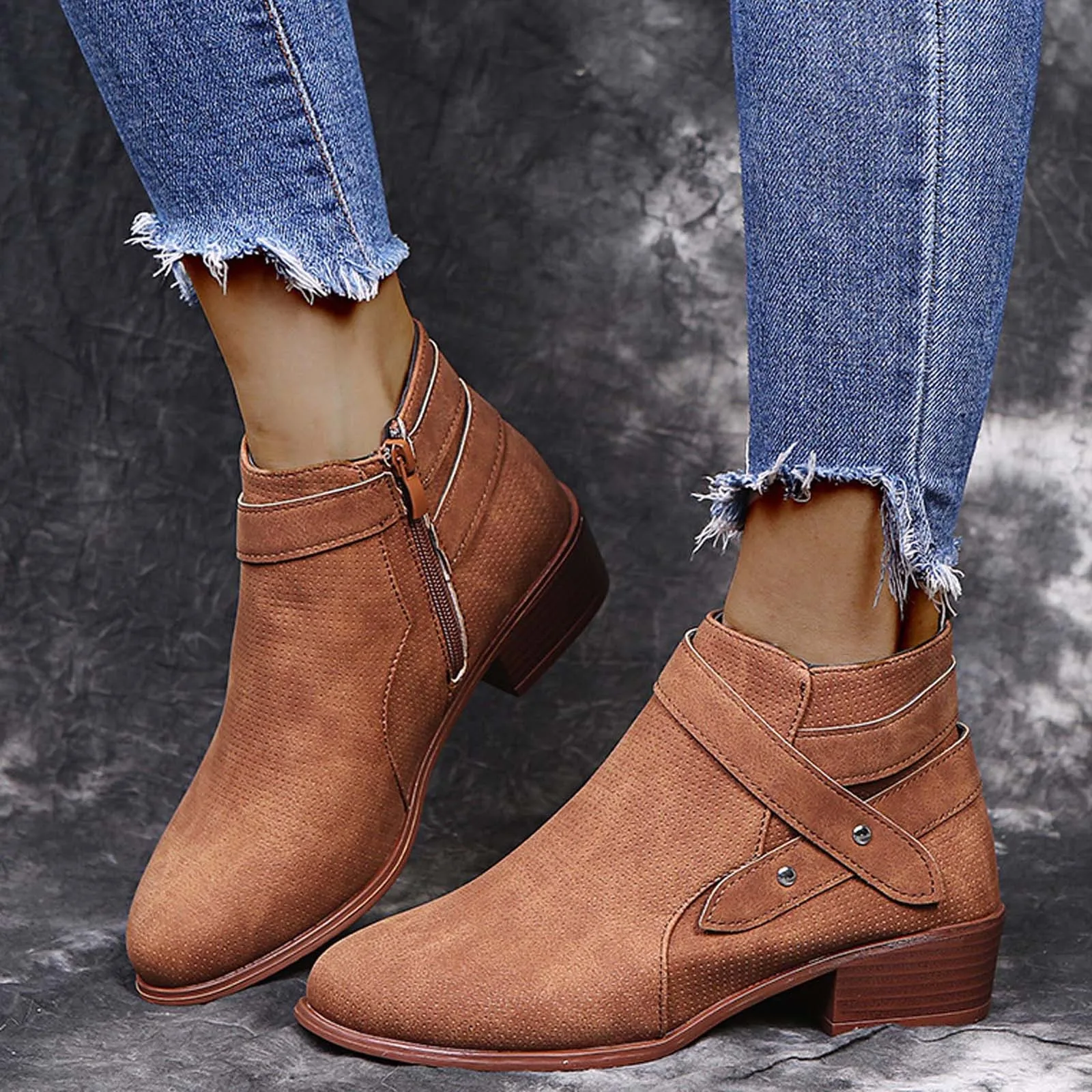 

Retro Women Leather Boots Square Heel Zipper Solid Color Short Booties Round Toe Fashion Autumn Lady Martin Boots Shoes