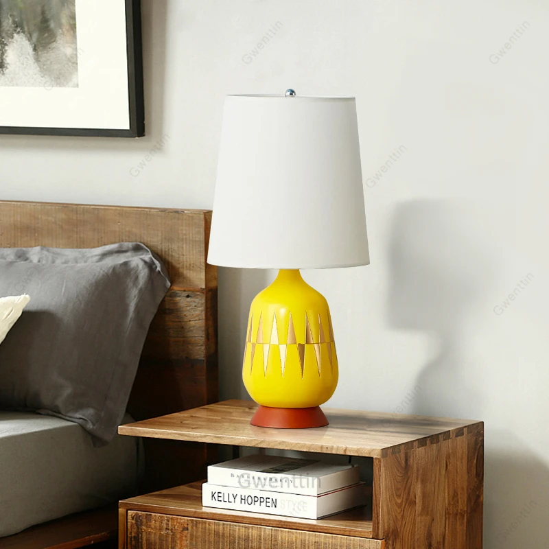 Современная желтая осветительная стойка в скандинавском стиле для гостиной