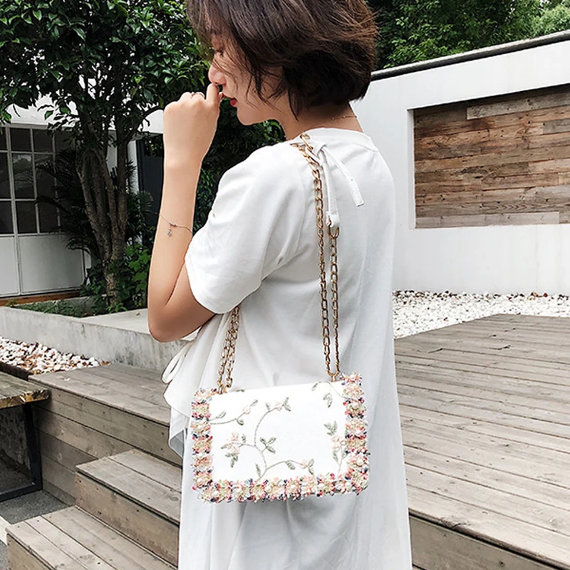Vintage Flower Lace Handbags Women's Crossbody Bags 2021 Fashion Gold Chain Ladies Messenger Bag Evening Clutch Female Purses