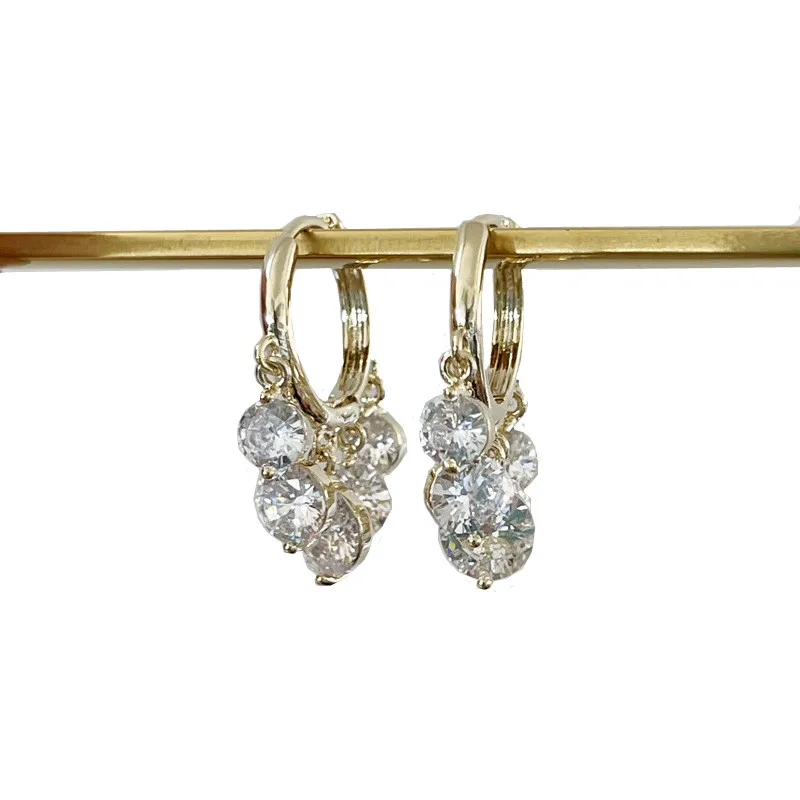 

Pendant Buckle Circle Earrings Crystal Small Pendant Hoop Earrings for Women Simple Circle Earrings Fashion Jewelry