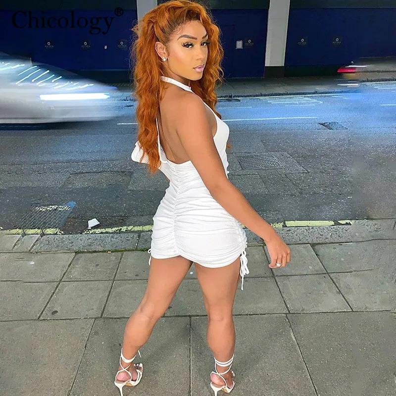 

Chicology, элегантное мини-платье с открытой спиной и рюшами, облегающие сексуальные Клубные наряды для женщин 2020, летняя одежда без рукавов, ули...