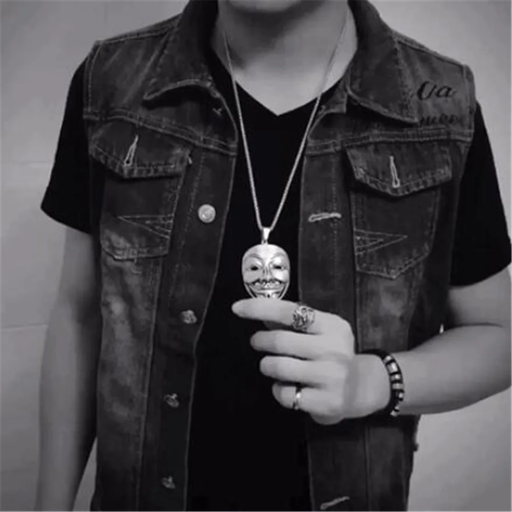 

Creative temperament revenge retro hip hop pendant nightclub accessories clown mask long accessories men's necklace wholesale