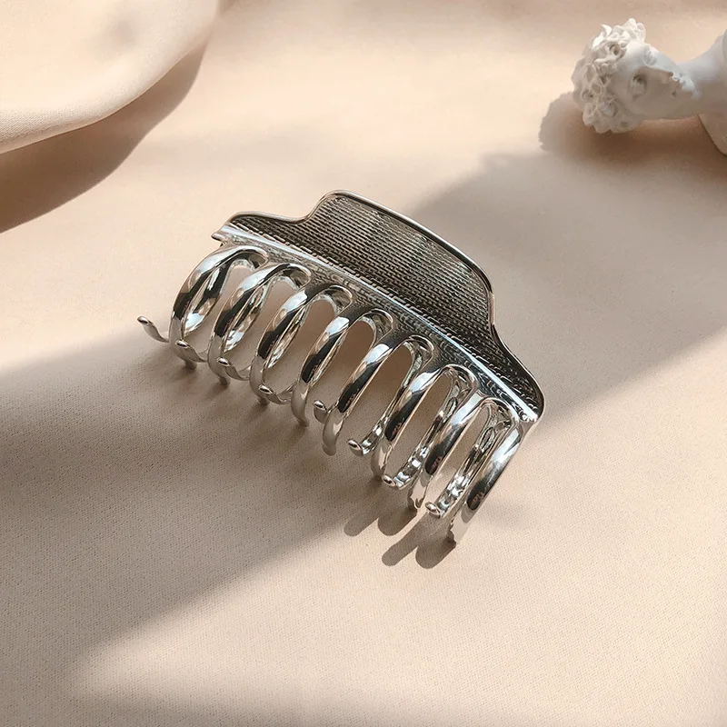 

2020 Women Girls Geometric Hair Claw Clamps Hair Crab Moon Shape Hair Clip Claws Solid Color Accessories Hairpin