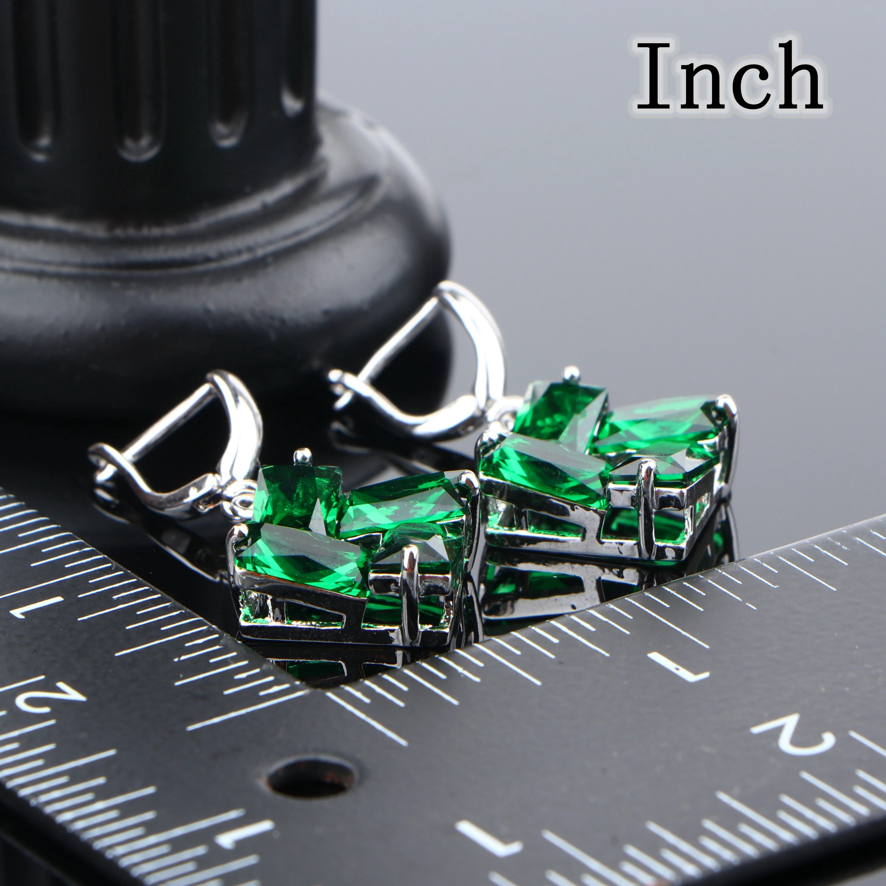 Женский комплект свадебных украшений из серебра 925 пробы серьги с зеленым