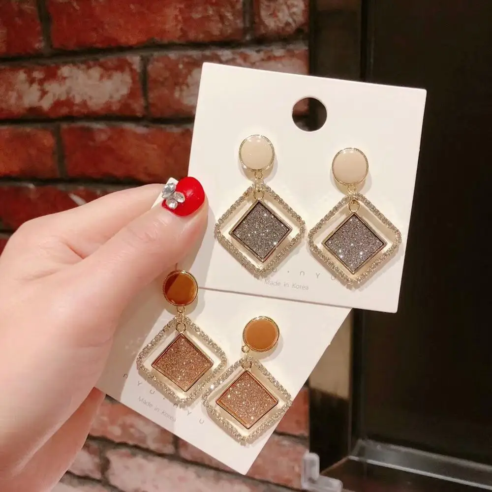 

Women's Korean version of geometric elements Hong Kong style earrings simple fashion OL style exaggerated drape party jewelry gi