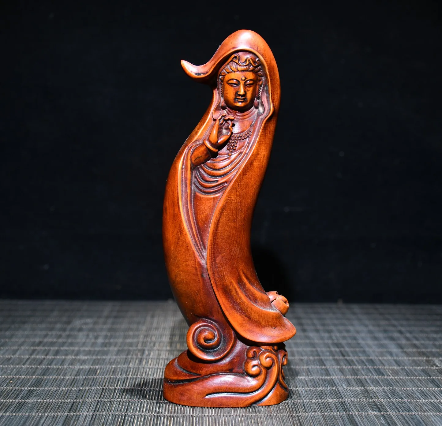

7"China Lucky Old Boxwood Hand-carved Lotus Guanyin Bodhisattva Standing Buddha Office Ornaments Town House Exorcism