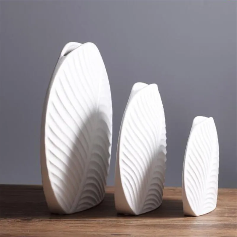 Керамическая ваза в скандинавском стиле с изображением дерева и листьев