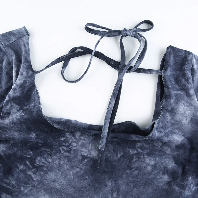 Женский пуловер с открытыми плечами длинными рукавами и принтом тай-дай